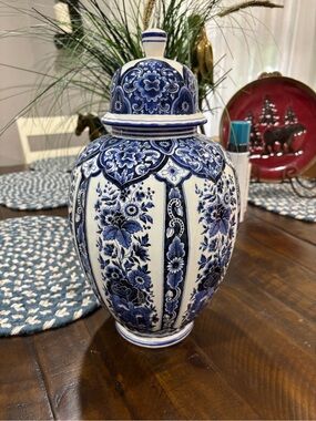 Rare Ardalt 4370 Delfia Blue and White Floral Ceramic Ginger Jar made in Italy